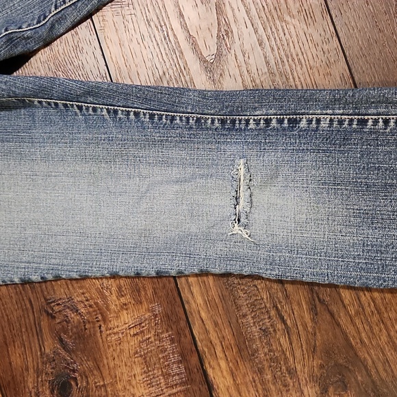 Levi’s 550 distressed cropped flare - Picture 9 of 15
